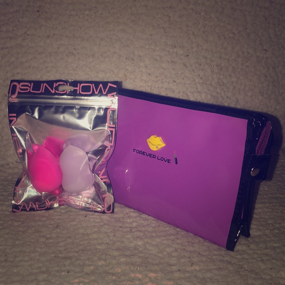 Makeup bag 💗